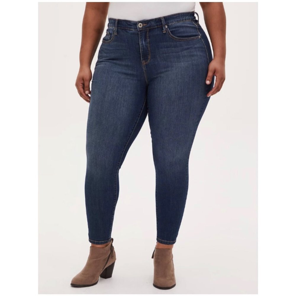 Torrid Sky high premium comfort‎ Jeans dark frayed hem size 22S